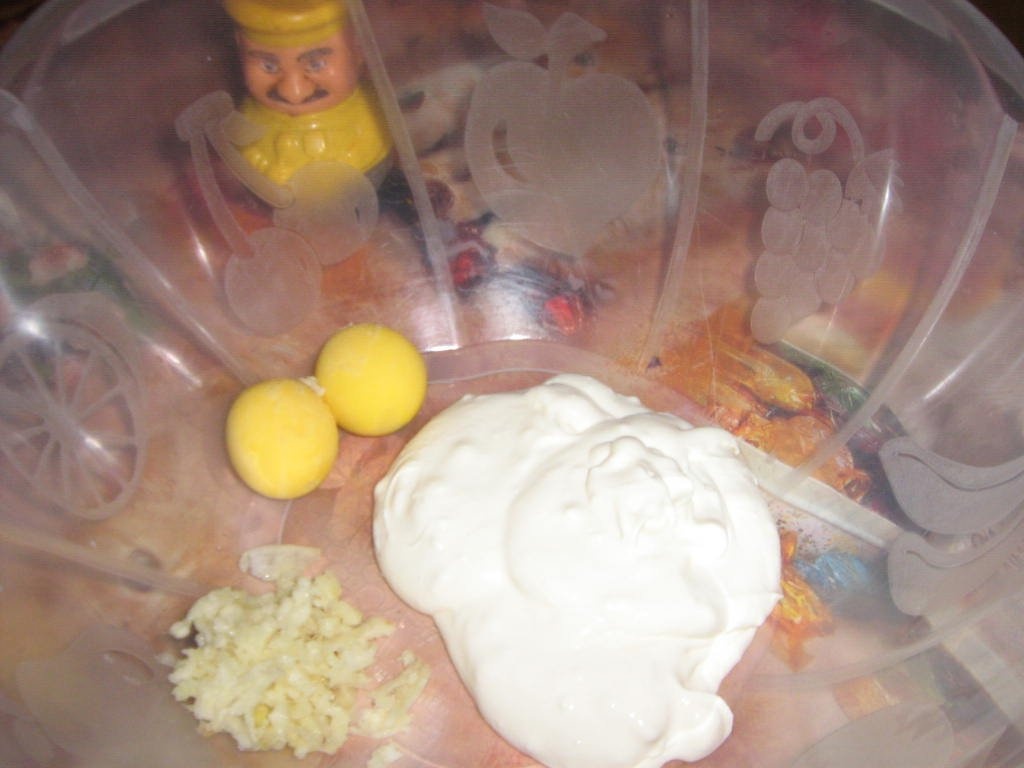 Carnati de casa cu cartofi smantaniti