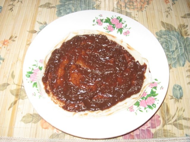 Clatite umplute cu crema de casa