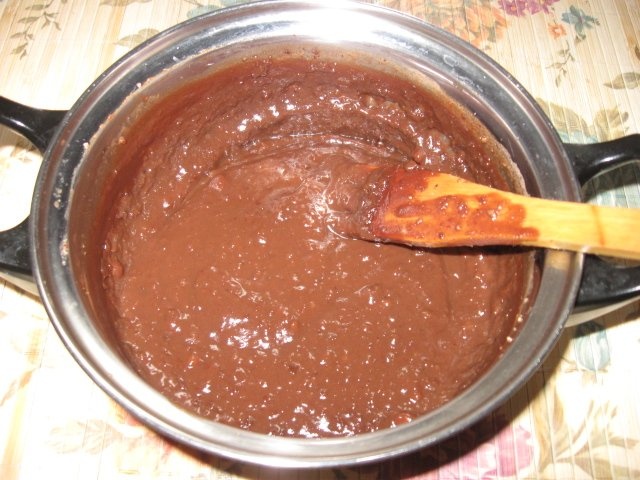 Clatite umplute cu crema de casa