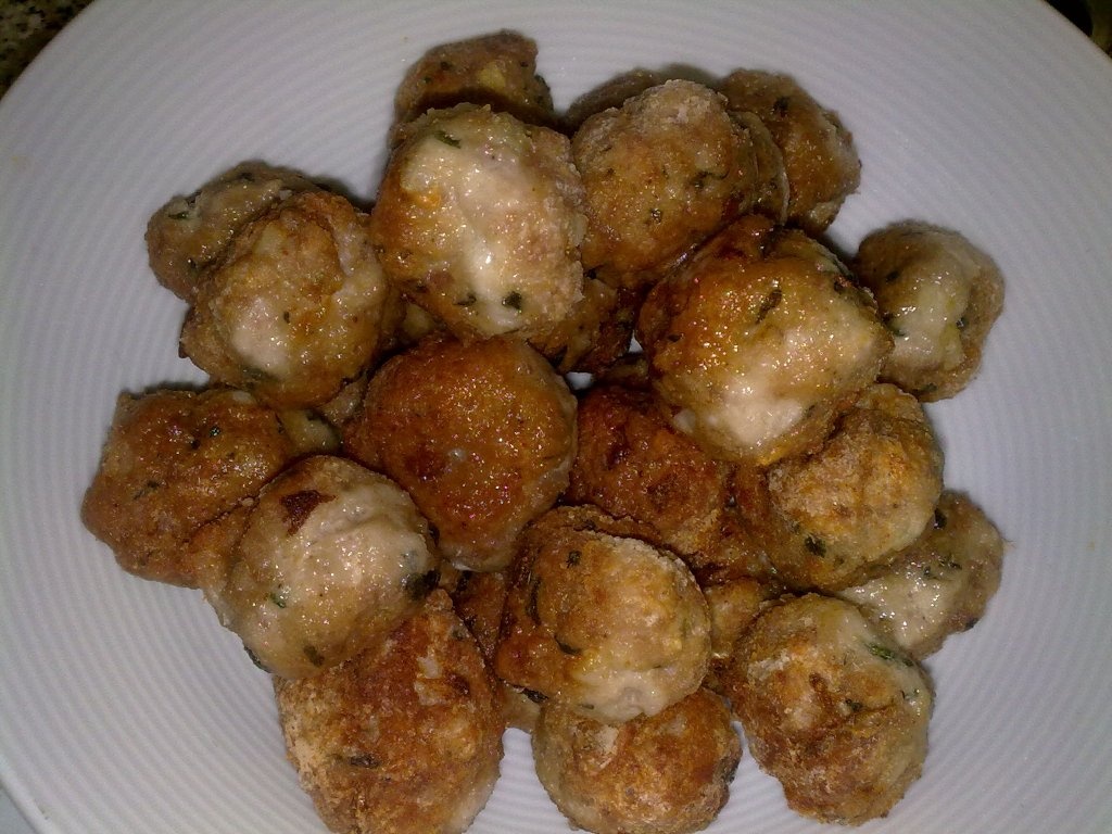 perisoare in sos de migdale