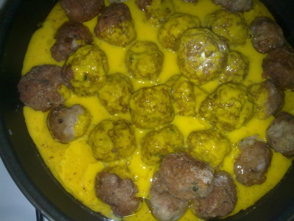 perisoare in sos de migdale