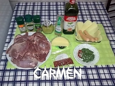 Rulouri de curcan,cu cascaval si cremvusti