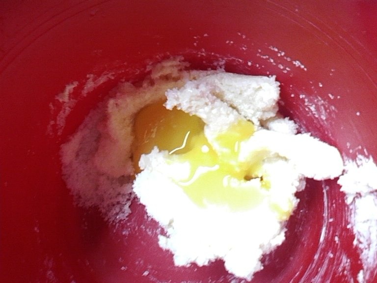 Cornulete cu nuca si vanilie