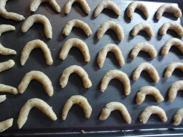 Cornulete cu nuca si vanilie