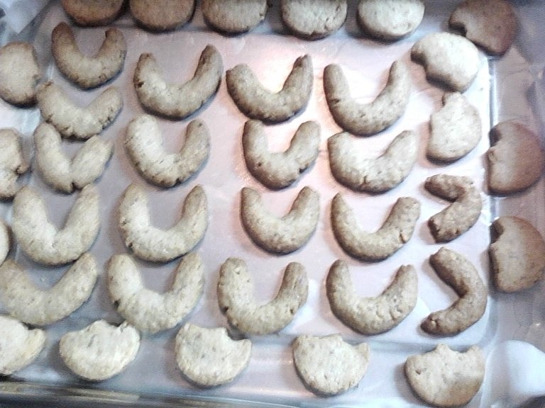 Cornulete cu nuca si vanilie