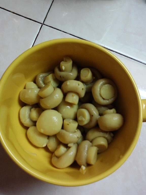 Salata cu ciuperci si carne de pui