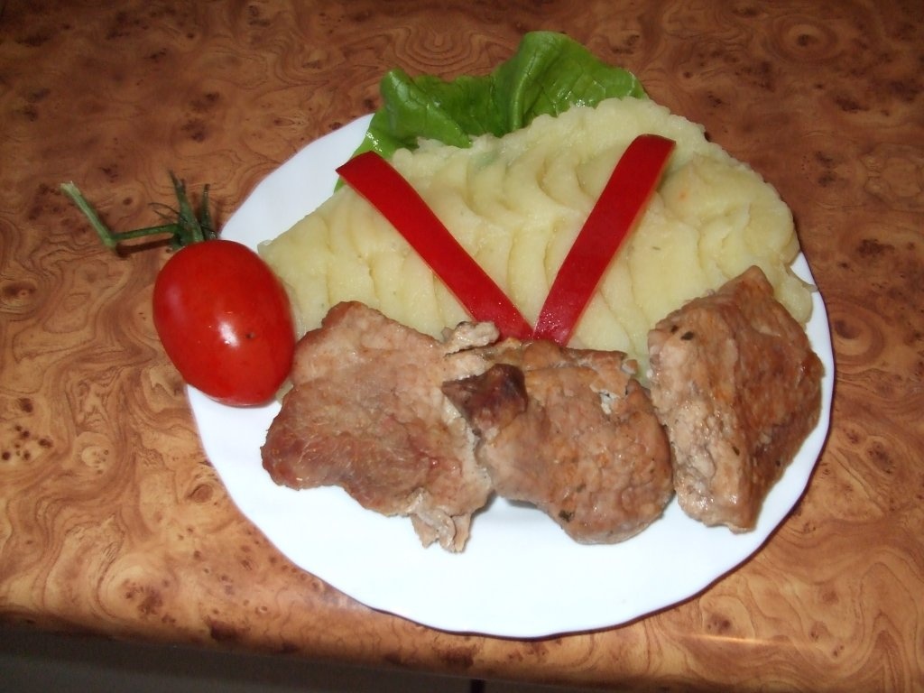 pulpa porc la cuptor cu piure