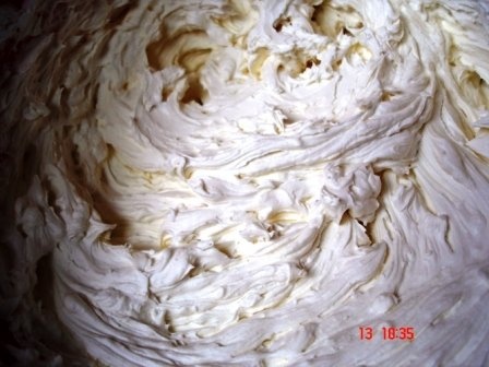 Prajitura cu crema de ciocolata alba