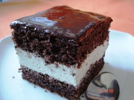 Prajitura cu crema de ciocolata alba