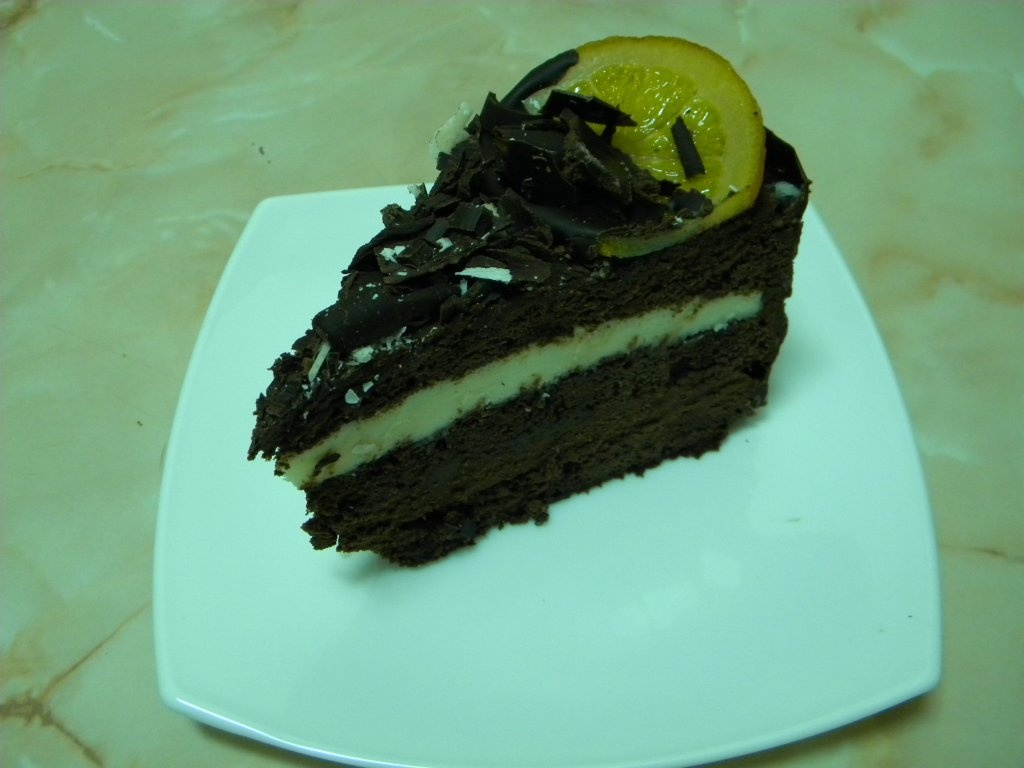Tort de ciocolata cu 2 creme