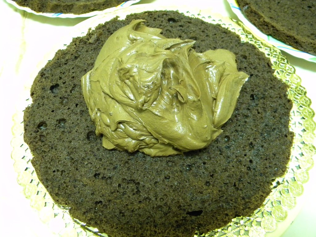 Tort de ciocolata cu 2 creme