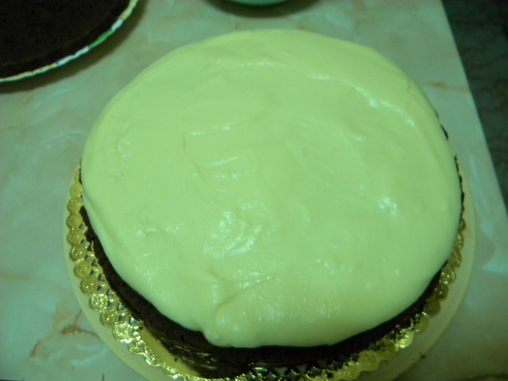 Tort de ciocolata cu 2 creme