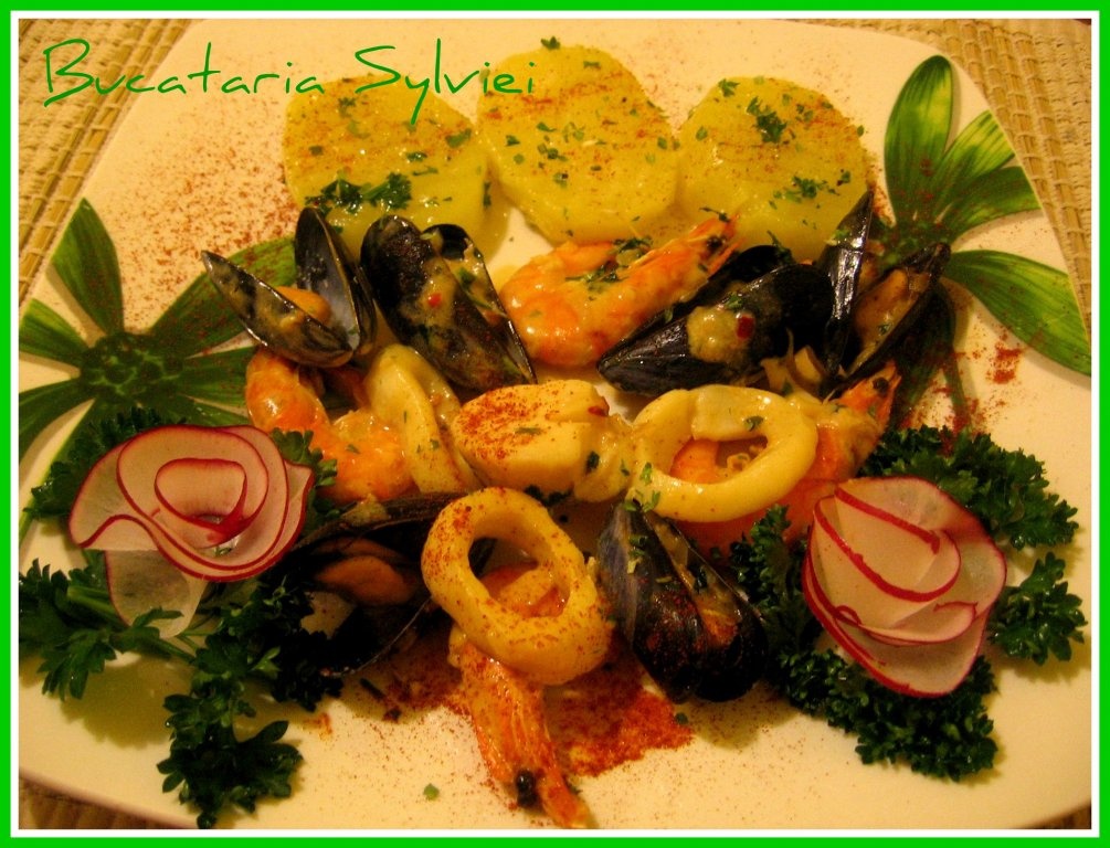 Platou cu fructe de mare