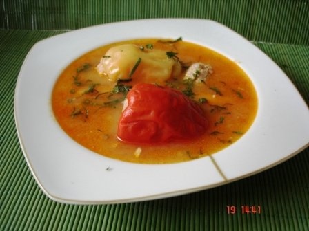Supa de ardei umplut