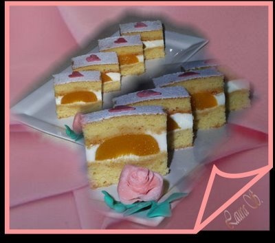 Prajitura cu crema din iaurt cu piersici by Laura S.