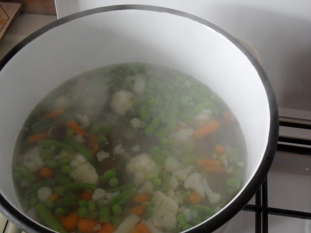 Supa cu ,,amestec de vara,, si ciuperci