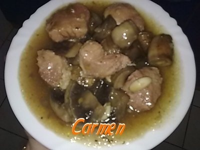 Rasol alb de porc cu ciuperci champignion