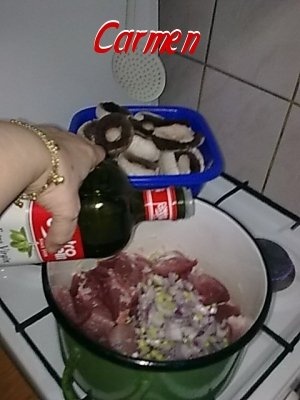 Rasol alb de porc cu ciuperci champignion