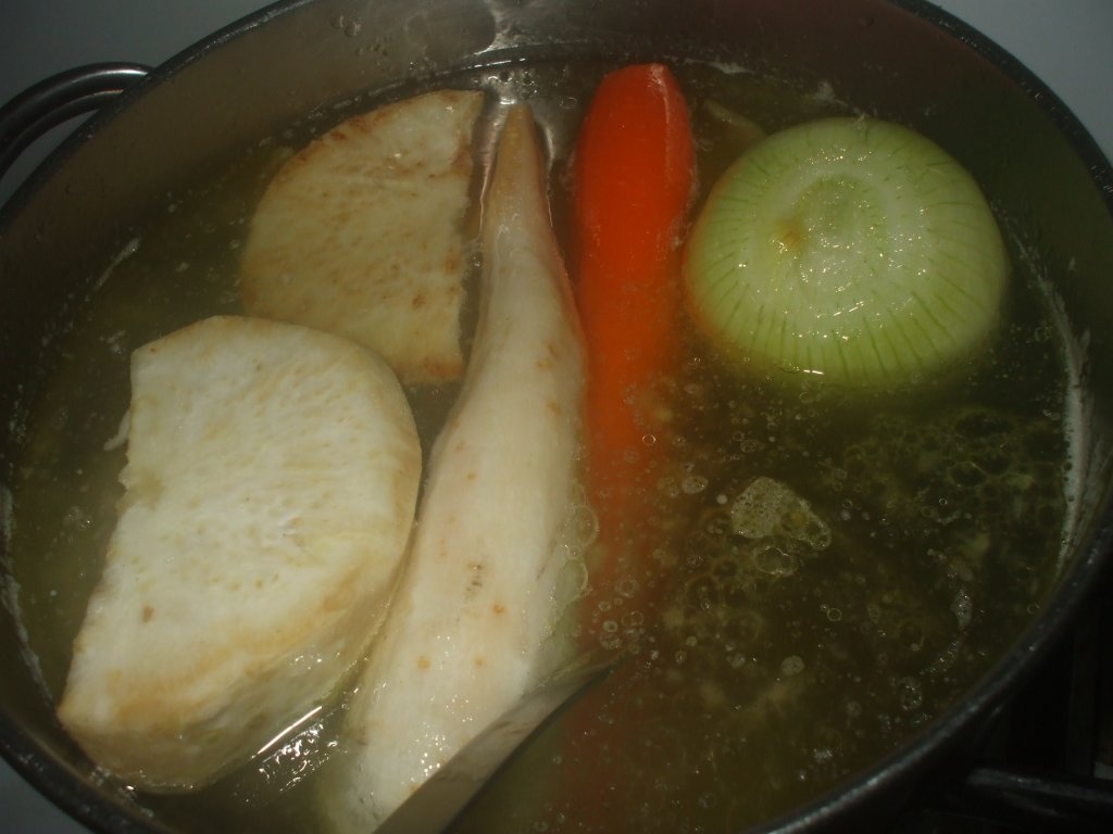 Supa de tacam de curcan cu taitei