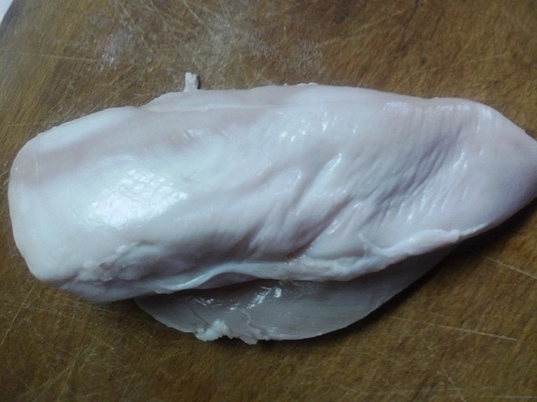 Snitel din piept de pui si cascaval