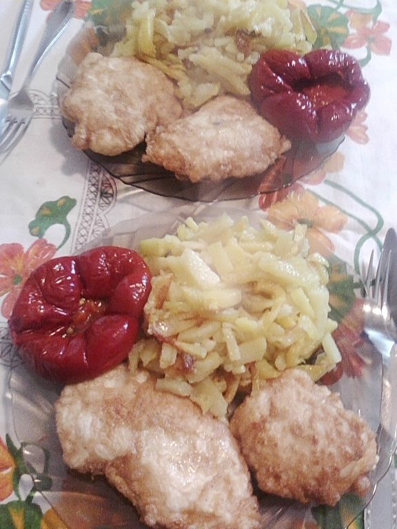 Snitel din piept de pui si cascaval