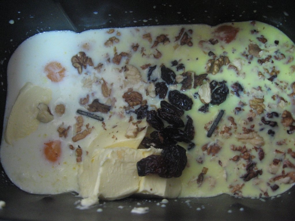 Minipanetone( facut la masina de paine)