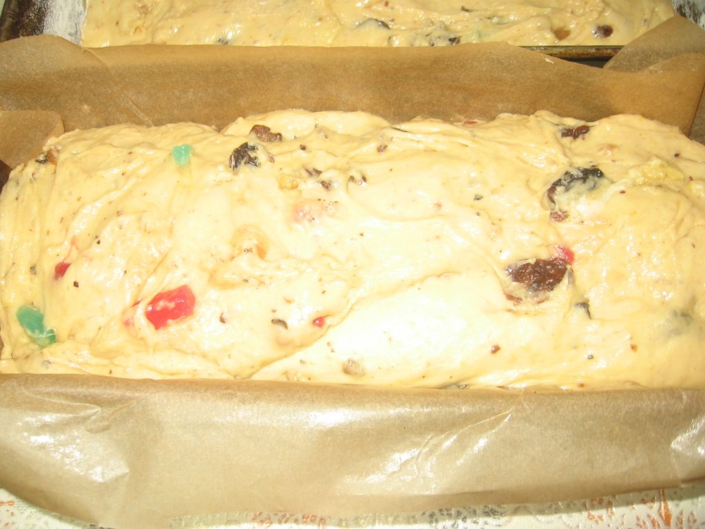 Minipanetone( facut la masina de paine)