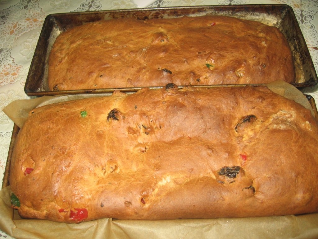 Minipanetone( facut la masina de paine)