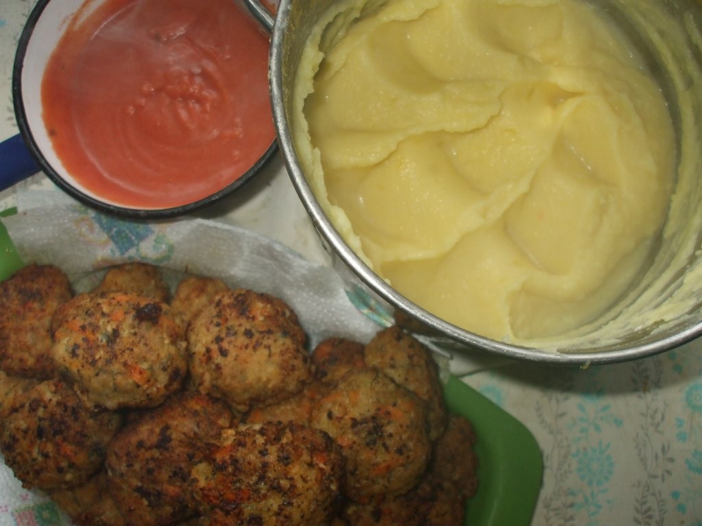 Chiftele de porc cu soia