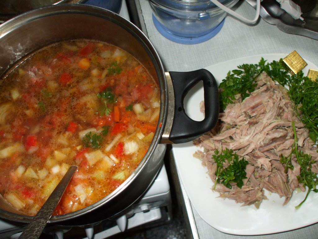 Ciorba de vitel cu legume congelate