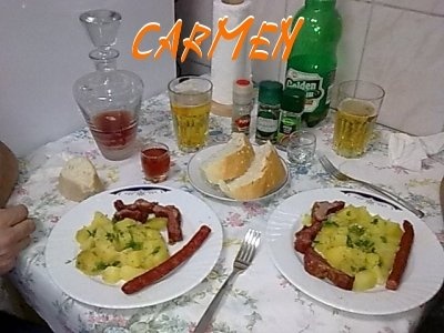 Cartofi la cuptor cu afumatura si carnati afumati