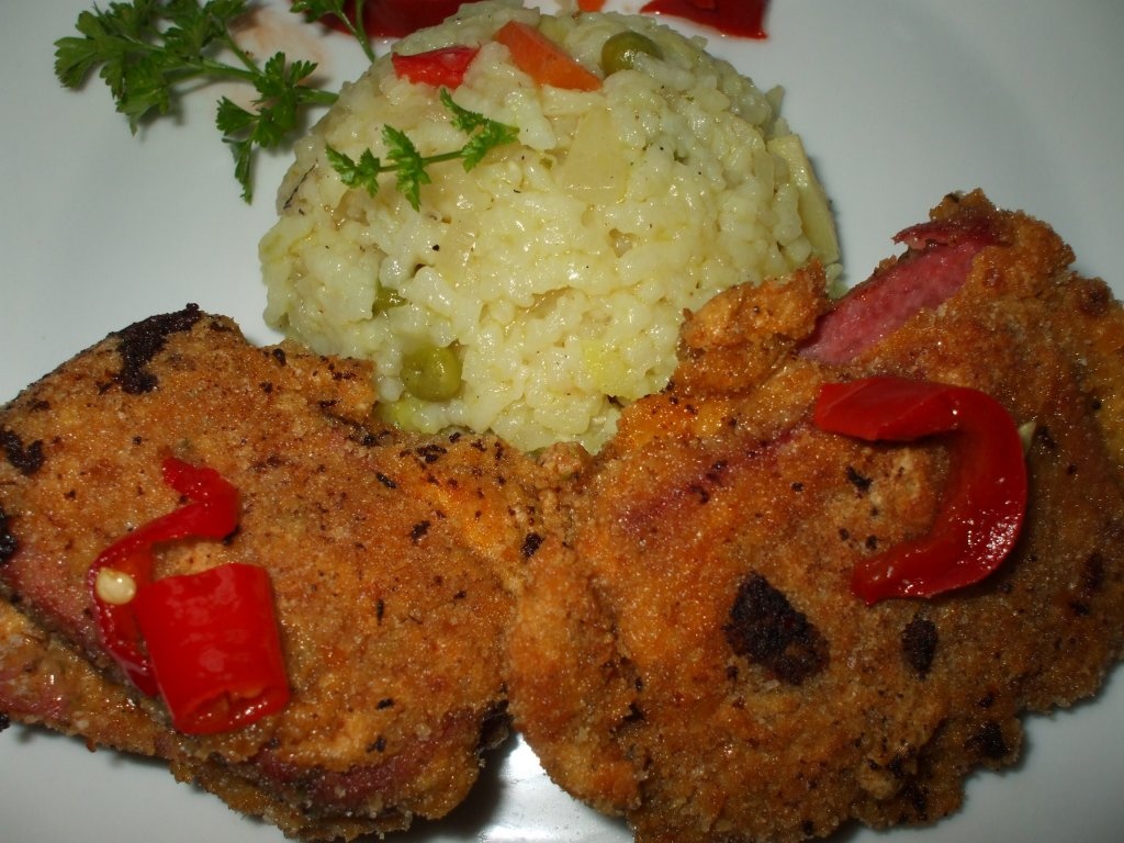 Mezeluri pane cu branza topita