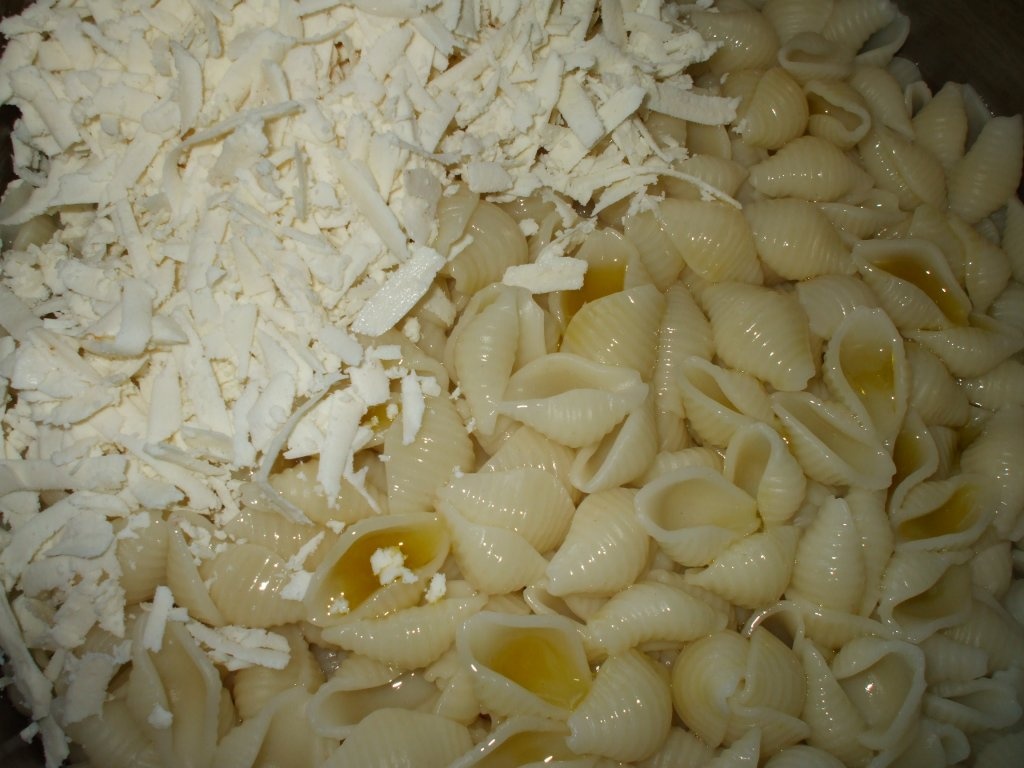 Paste cu branza telemea