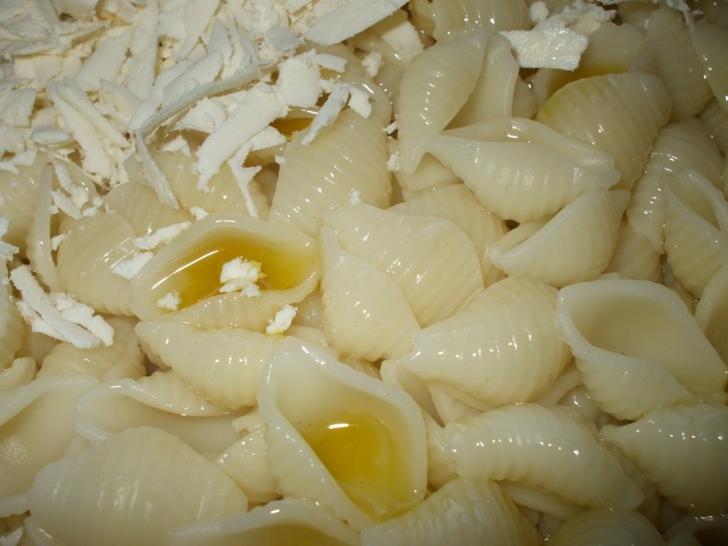 Paste cu branza telemea