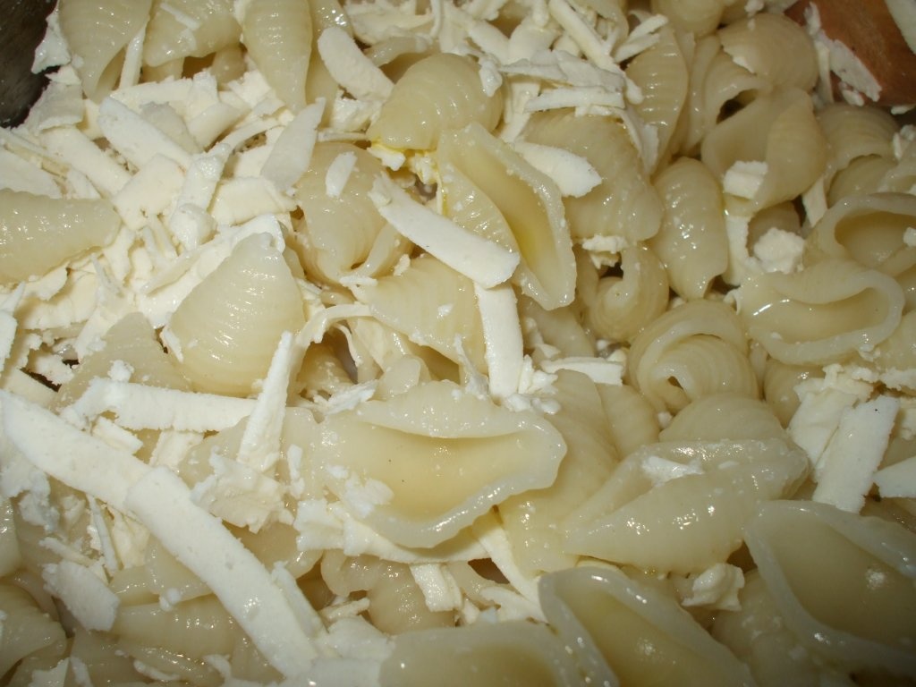 Paste cu branza telemea