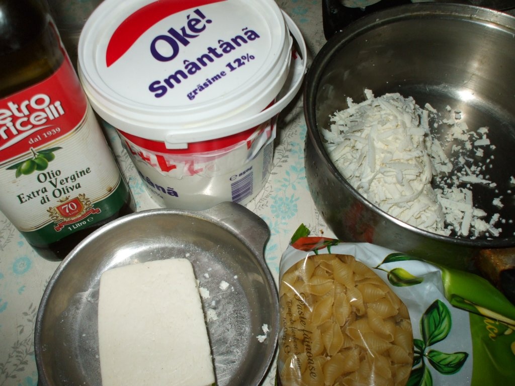 Paste cu branza telemea