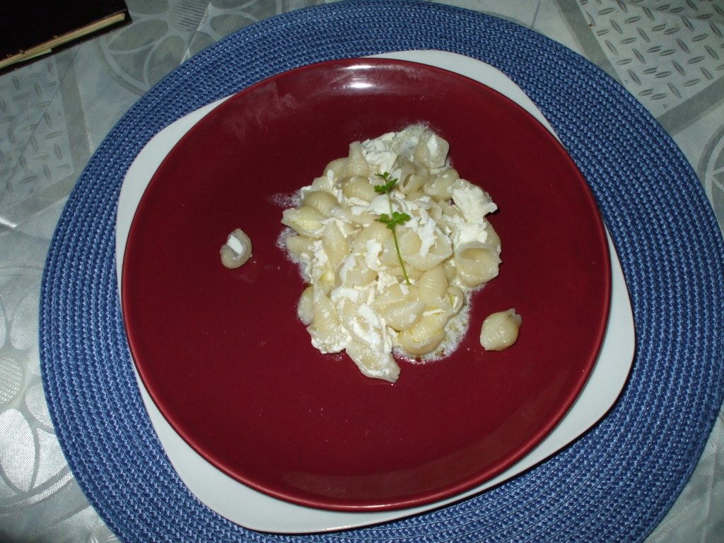 Paste cu branza telemea