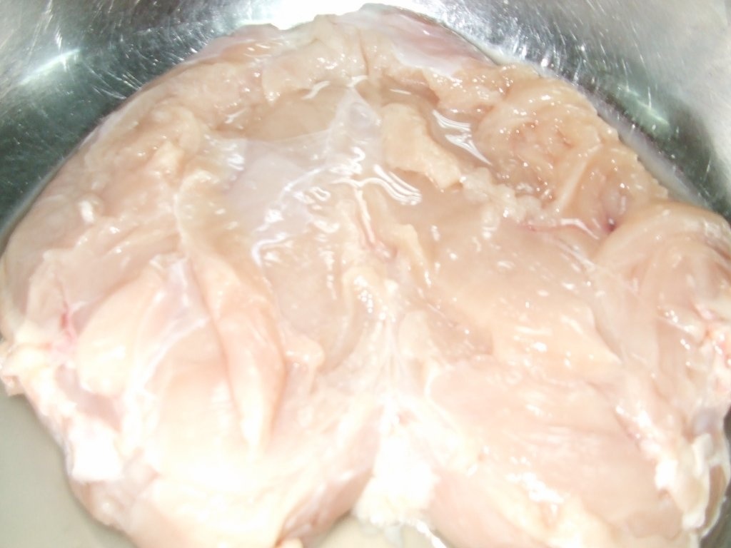 piept de pui la gratar tinut in bait