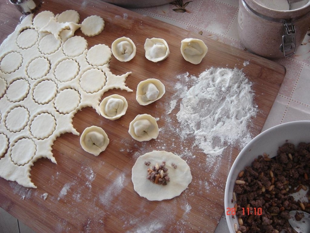 Shish Barak bi laban-Placintele cu carne in supa de iaurt