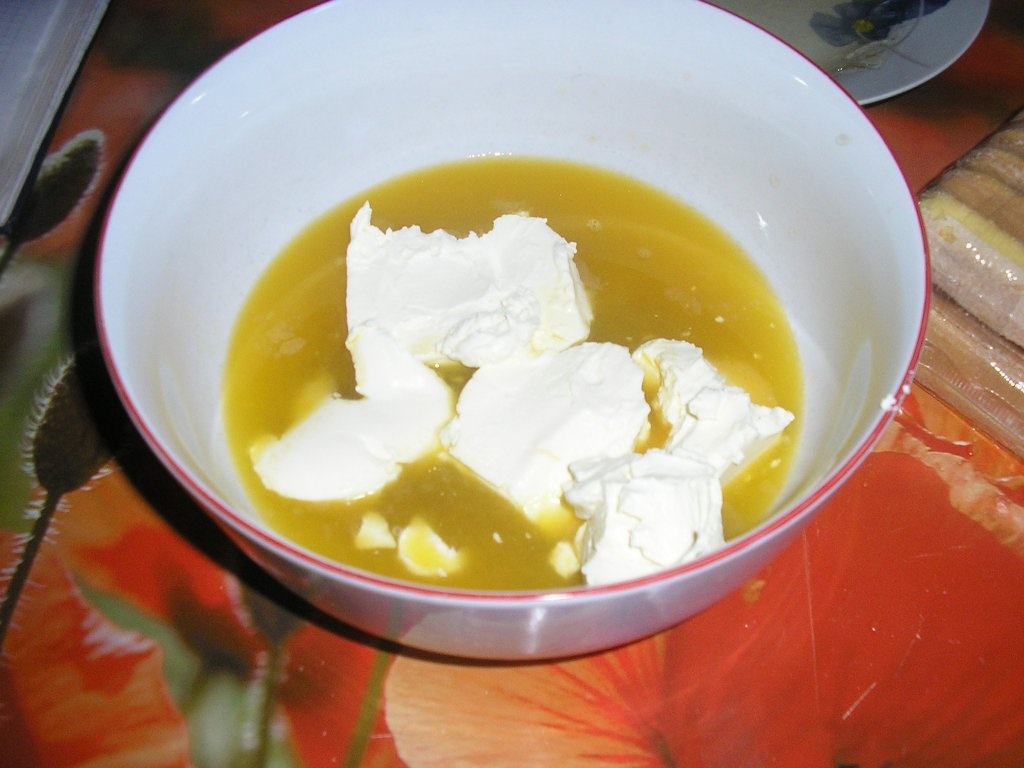 tort cu fructe si crema de miere