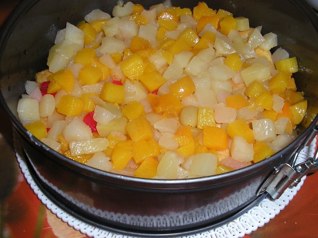 tort cu fructe si crema de miere