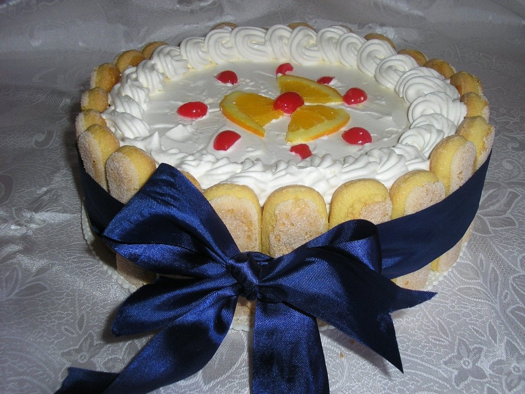 tort cu fructe si crema de miere