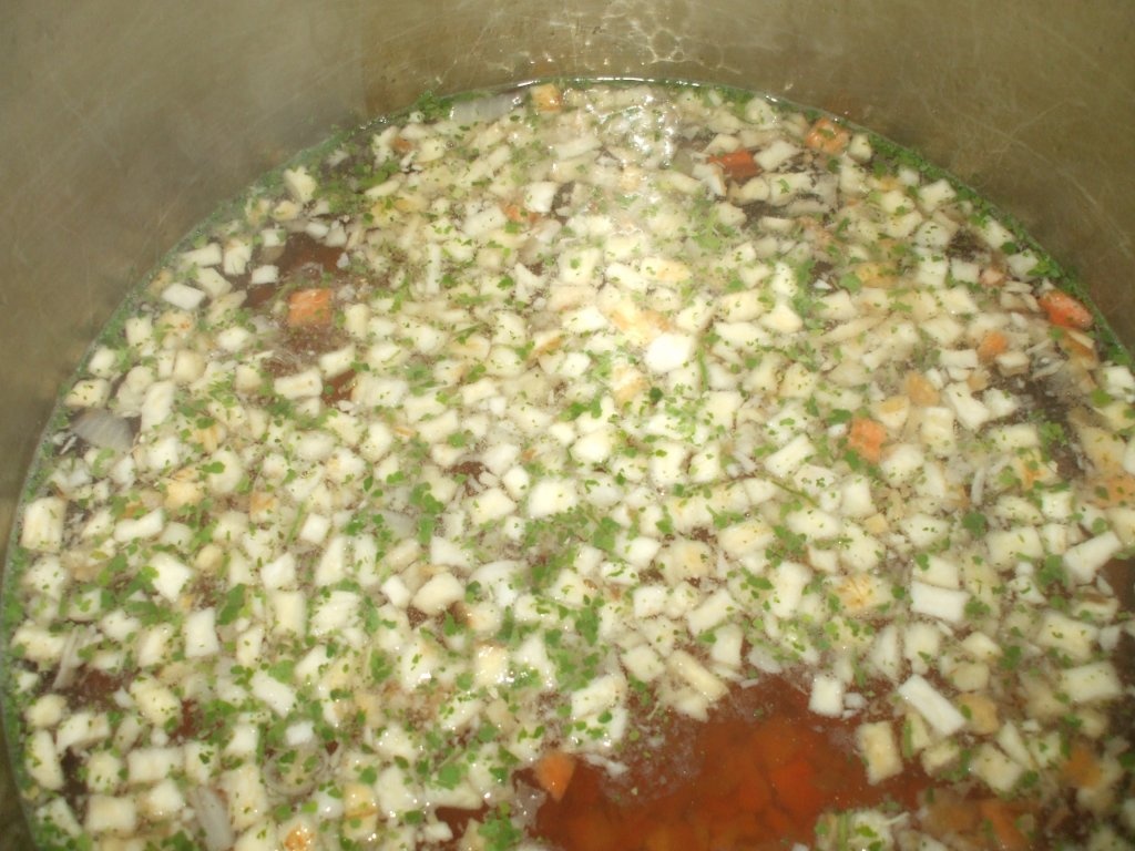 Ciorba de perisoare cu legume deshidratate