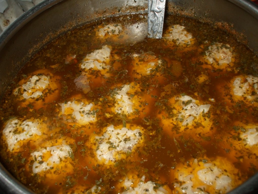 Ciorba de perisoare cu legume deshidratate