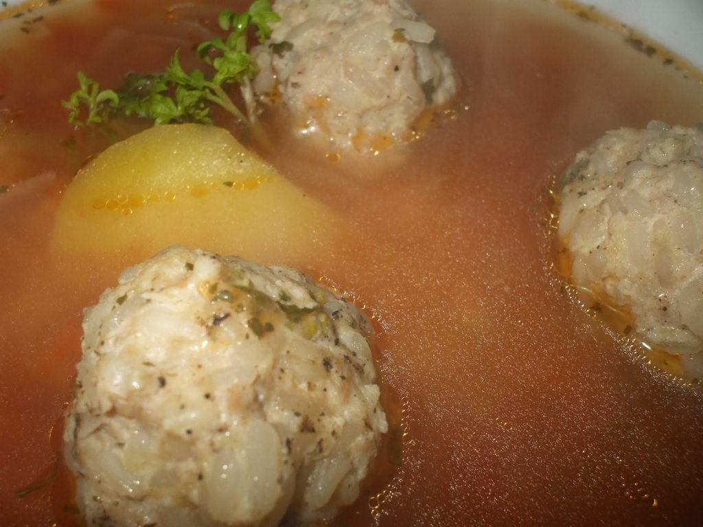 Ciorba de perisoare cu legume deshidratate