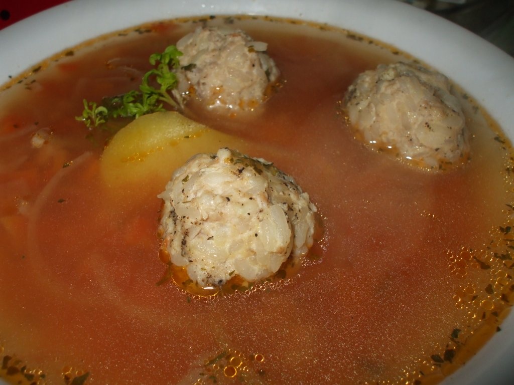 Ciorba de perisoare cu legume deshidratate