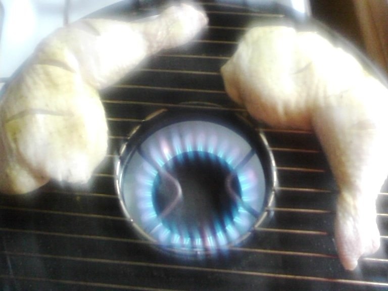 Pulpe cu rozmarin si cartofi cu parmezan