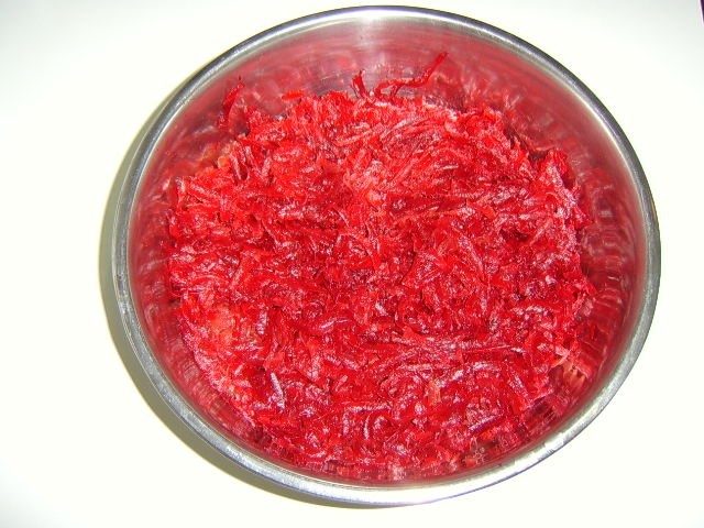 Salata de sfecla rosie