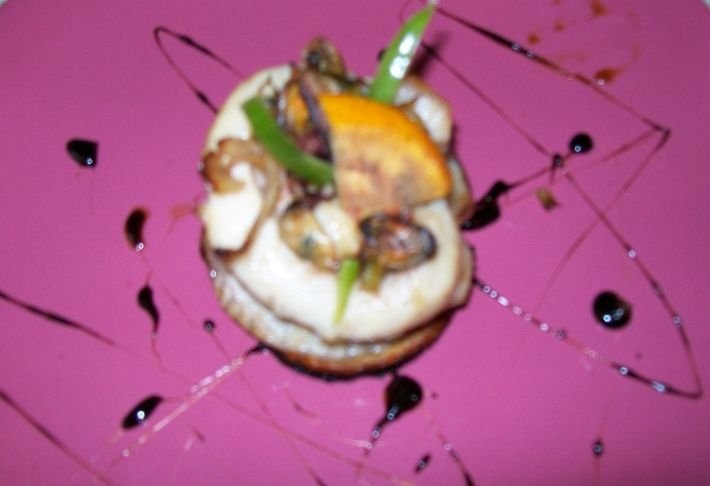 Manson de Pangasius cu fructe de mare, sos de citrice si ciuperci la gratar