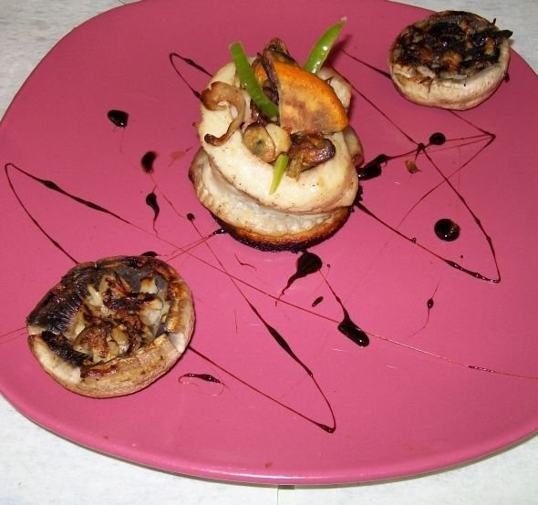 Manson de Pangasius cu fructe de mare, sos de citrice si ciuperci la gratar